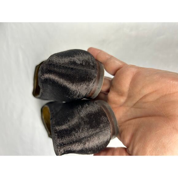 Unisa  dark black Velvet Flats Gold Embroidered Badger Womens 7 academia￼ - Picture 8 of 9